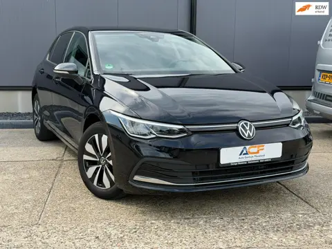 Volkswagen Golf 2.0 TDI 116 PK LIFE / NAVIGATIE / STOELVERW. / STUURVERW./ CARPLAY ENZ...