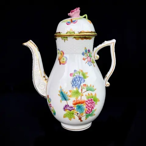 Herend, Hungary - Grote theepot met rozenknopdeksel -