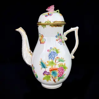 Herend, Hungary - Grote theepot met rozenknopdeksel -