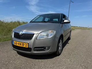 Skoda Fabia 1.6-16V Ambiente AUTOMAAT ! ZEER NETTE AUTO!!