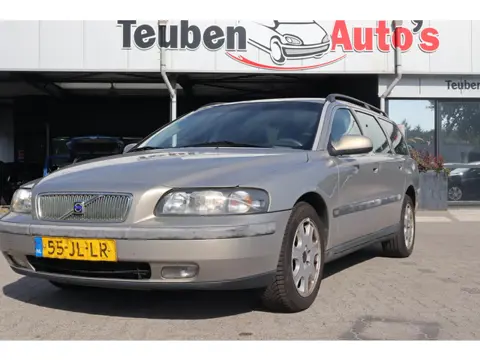 Volvo V70 2.4 Comfort Line | Cruise control | Airco | Trekhaak | Zie foto's!