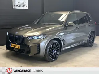 BMW X5 xDrive50e M Sport Pro |490 pk | Sky Lounge | Panoramadak | Luchtvering | BTW-auto