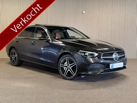 Mercedes-Benz C-Klasse 300e Avantgarde-SOH 99%-PANORAMA-CAMERA-DODE HOEK-APPLE CARPLAY-BTW-COMPLEET