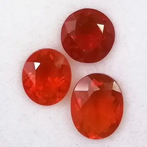 3 pcsVuuropaal - 2.05 ct