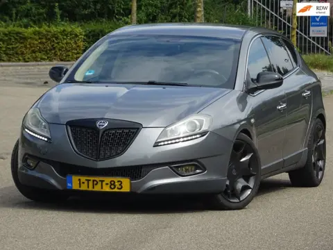 Lancia Delta 1.4-16V Oro BJ2011 LEER/CARPLAY/CLIMA/PDC/APK