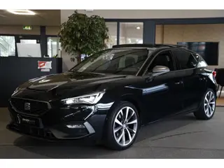 Seat Leon 1.5 eTSI FR 150PK DSG Pano Beats Led Cam Navi Virtual ACC Trekhaak