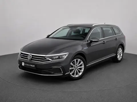 Volkswagen Passat Variant 1.4 TSI PHEV GTE | Matrix | Leer | Sfeerverlichting | Camera | Mangangrau 