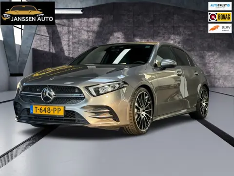 Mercedes-Benz A-klasse AMG 35 4MATIC Premium Plus | Pano | Sfeer | Burmester | Camera | ACC | Nieuws