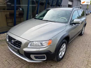 Volvo XC70 3.2 Momentum AWD Automaat LEER / TREKHAAK / YOUNGTIMER