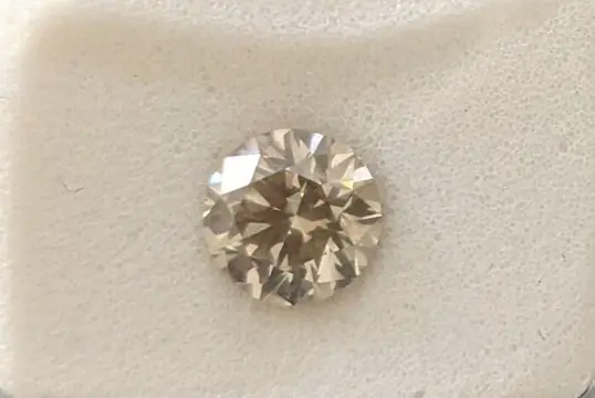 Diamant - 1.03 ct - Rond - Light Brownish Yellow - VS2, No