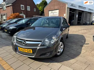 Opel Astra 1.8 Edition AUTOMAAT/CRUISE / CV/ GROTE BEURT GEHAD