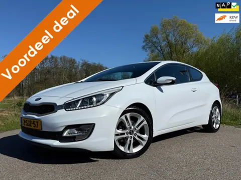 Kia Pro_cee'd 1.6 GDI Business Pack / Camera / Navi / 17" Velgen / Clima / PDC / Cruise / LED / 6 Ve