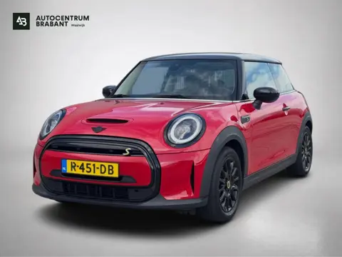 Mini Mini MINI Yours 33 kWh (NL-auto, 1e Eig, BTW, Camera, Carplay, Climate Con, Navi, Parkeersensor