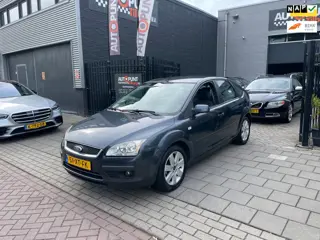 Ford Focus 1.6-16V Trend Trekhaak Airco NAP APK 1 Jaar