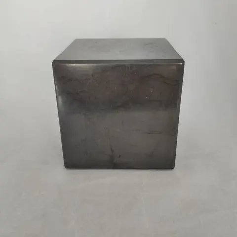 Shungiet Mooie Kubus - 8.5×8.5×8.5 cm - 1.45 kg