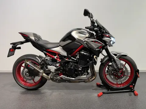 Kawasaki Z900 Performance (bj 2023)