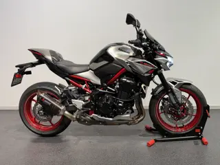 Kawasaki Z900 Performance (bj 2023)