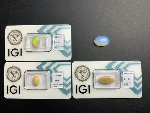 4 pcs Geel, Groen, Oranje Hydrofaan Opalen - 10.70 ct