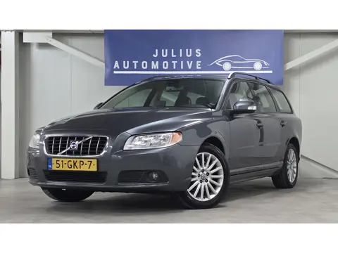 Volvo V70 2.5T Momentum Dealer Onderhouden Leer Trekhaak PDC Elektr. Kofferbak Mooi!