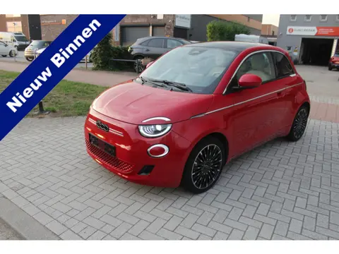 Fiat 500 La Prima 42 kWh Pano-Clima-Cruise-Led-Navi-Leder-Camera-JBL 6.000 KM !!  SOH 97,6 %