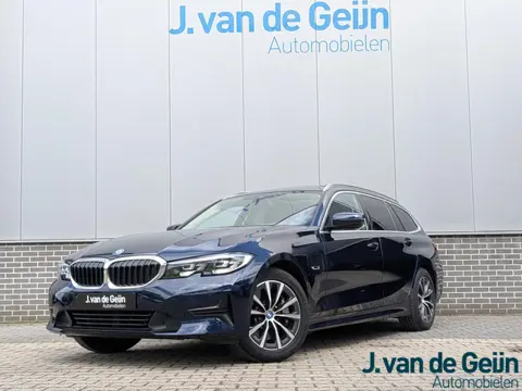 BMW 3-serie Touring 330e eDrive Edition | Panorama | Trekhaak | Sportst | 1e Eig | Parking Pack | 10