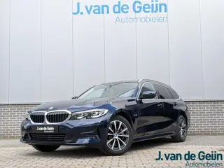 BMW 3-serie Touring 330e eDrive Edition | Panorama | Trekhaak | Sportst | 1e Eig | Parking Pack | 10