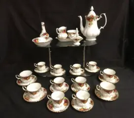 Royal Albert (19) - Porselein - Old country roses