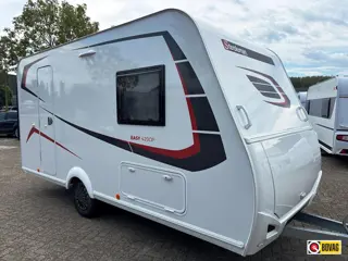 Sterckeman Easy 420 CP met voortent en Luilef