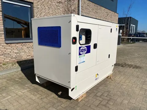 Perkins 1104A-44T FG Wilson 88 kVA Supersilent generatorset New !
