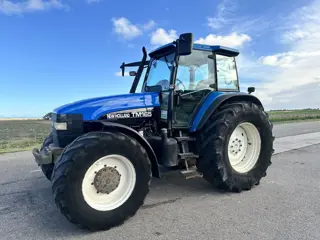 New Holland TM 165