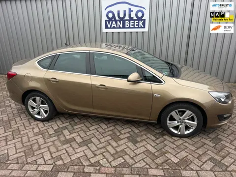 Opel Astra 1.4 Turbo Edition