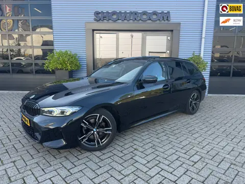 BMW 3-serie Touring 318i M-Pakket|AUTOMAAT|PANO|HARMAN/KARDON|CAMERA|LEDER/ALCANTARA