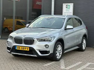 BMW X1 SDrive18i High Executive/2de EG/NAVI/CAMERA/TREKHAAK/NL AUTO NAP!!