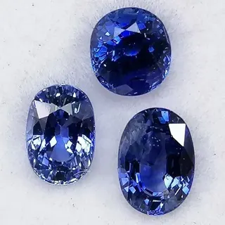 3 pcsblauwe saffier - 2.47 ct