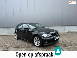 BMW 1-serie 118i ( Lees Tekst)