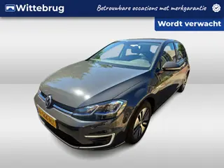 Volkswagen e-Golf E-DITION 136pk / Navigatie / Camera / Parkeersensoren / LM 16 inch / LED