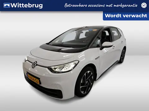 Volkswagen ID.3 Pure 45 kWh / Navigatie / LM 18 inch / LED / Parkeersensoren / APP / Warmtepomp