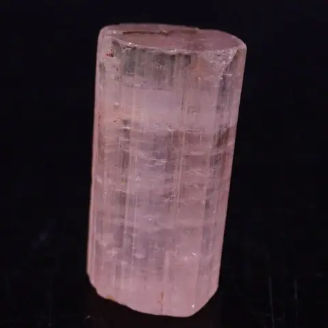 Natuurlijk transparant roze rubelliet toermalijnkristal