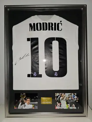 Real Madrid - Luka Modric - Jersey(s)