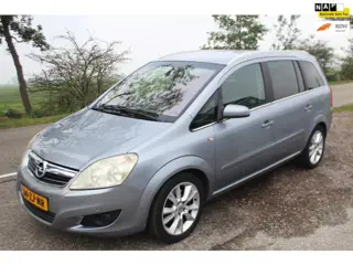 Opel Zafira 2.2 Cosmo // 7-pers //