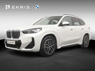 BMW X1 xDrive30e | Trekhaak | M-Sportpakket | Glazen Panoramadak | Comfort Access | Stoelverwarming 