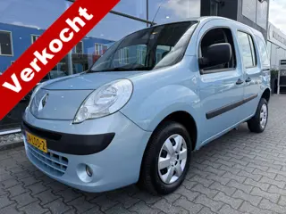 Renault Kangoo Family 3+1 Rolstoelauto 1.6-16V Expression (Nette 3+1 Rolstoelauto met extra diepe Fr