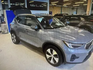 Volvo XC40 1.5 T4 Plug-in 211 PK hybrid Ultimate Bright | Thunder Grey | Clima en Charcoal Leather p