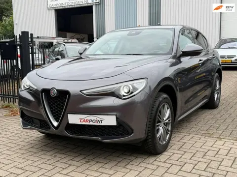 Alfa Romeo Stelvio 2.0 T AWD Q4 200PK Leer Navi Trekhaak Keyless!