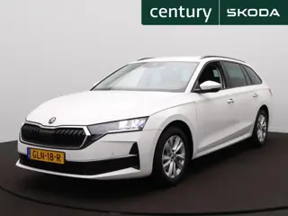 Skoda Octavia Combi 1.5 TSI First Edition | Zwenkbare trekhaak | PDC | ACC | Carplay |