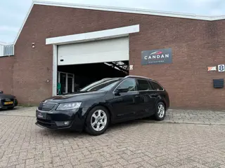 Skoda Octavia Combi 1.4 TSI Greentech Elegance Businessline | Automaat | Panoramadak | Stoelverwarmi