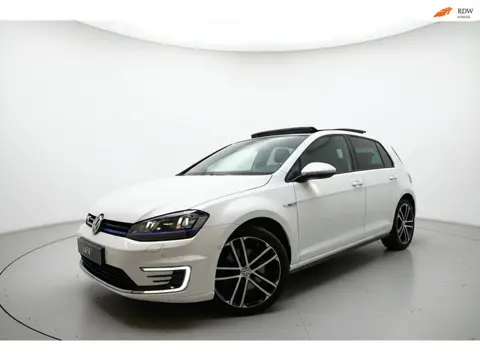Volkswagen Golf 1.4 TSI GTE PANO LEER SFEER CAM ACC STOELV