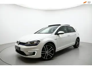 Volkswagen Golf 1.4 TSI GTE PANO LEER SFEER CAM ACC STOELV