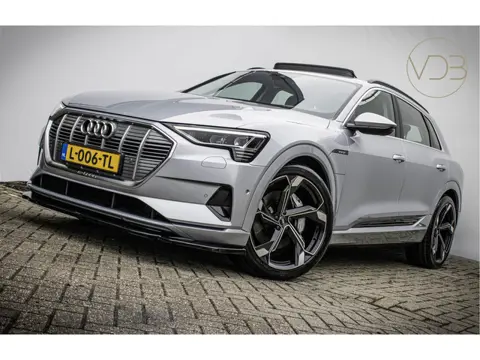 Audi e-tron 55 SOH 93% TREKHAAK PANO LEER 22INCH B&O
