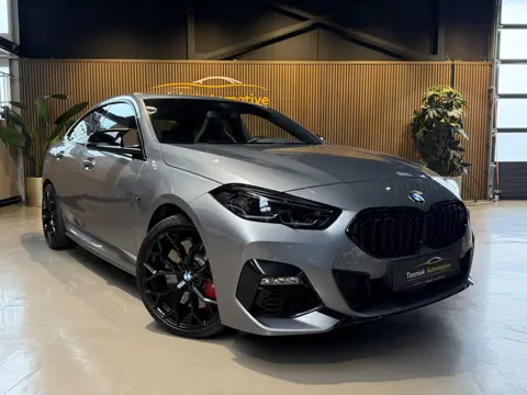 BMW 2 Serie Gran Coupé M-PERFORMANCE | 220i M-PERFORMANCE | PANO | ALLES VAN ORIGINEEL BMW PERFORMAN